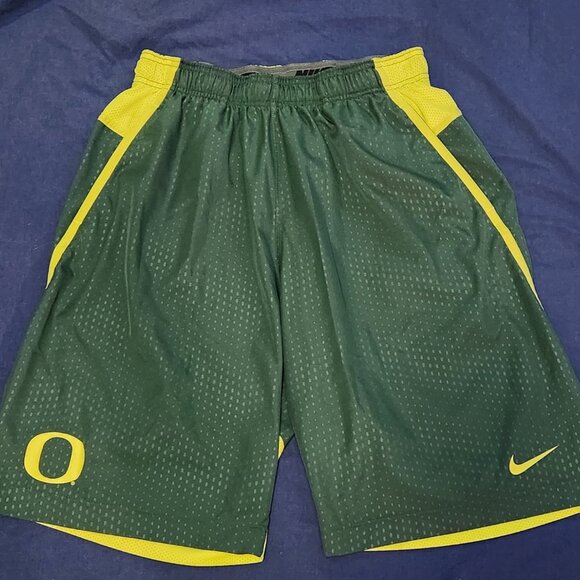 Oregon Ducks Nike Athletic Shorts – Men’s Size Large (L)– Green & Yellow Dri-Fit - Picture 1 of 6